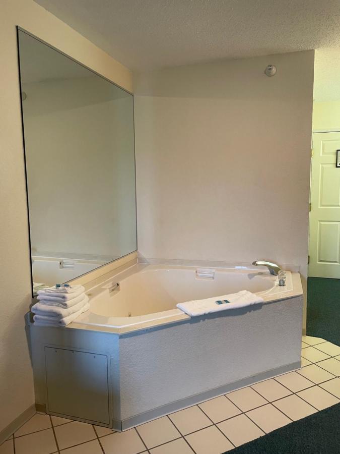 Voyager Hotel